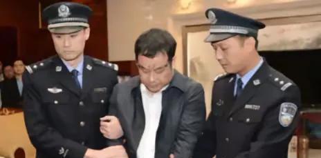 万万没想到吧！中国稀土被间谍出卖。
    2024年某稀土公司的副总经理成某，