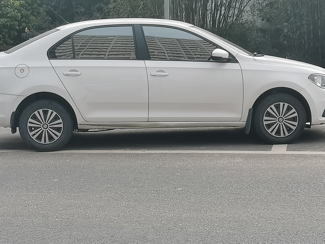 大众设计师怎么想的
关于大众车系，朗逸，捷达，桑塔纳，polo也好，速腾。为什么