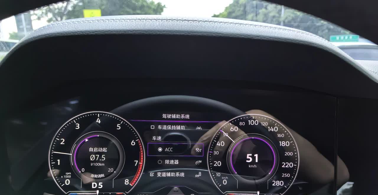 这个油耗，没谁了吧兄弟们。兄弟们，3.0途锐的油耗，谁能有我的低