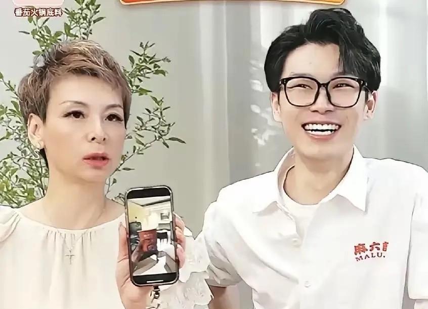 发现了没？
本年度麻六记的最佳优秀员工诞生了，
不是安总，也不是小井，
而是她。