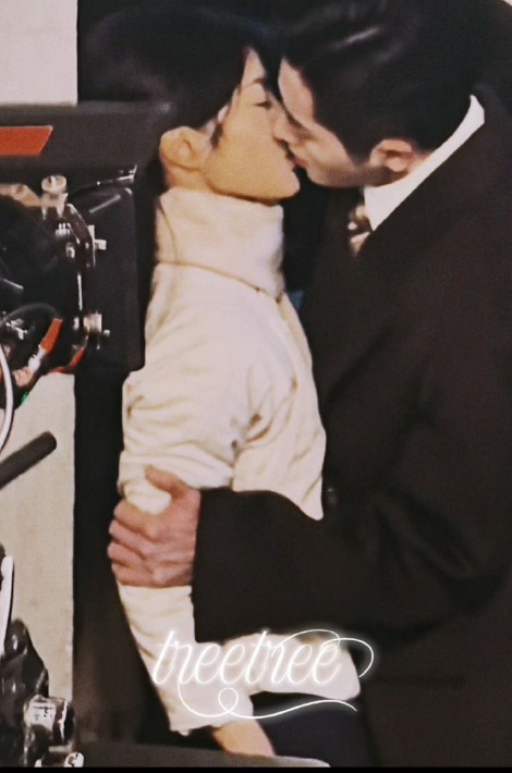 《玉簟秋》吻戏路透甜度超标！丞磊壁咚强吻徐若晗，动作张力拉满，两人把强制爱的氛围