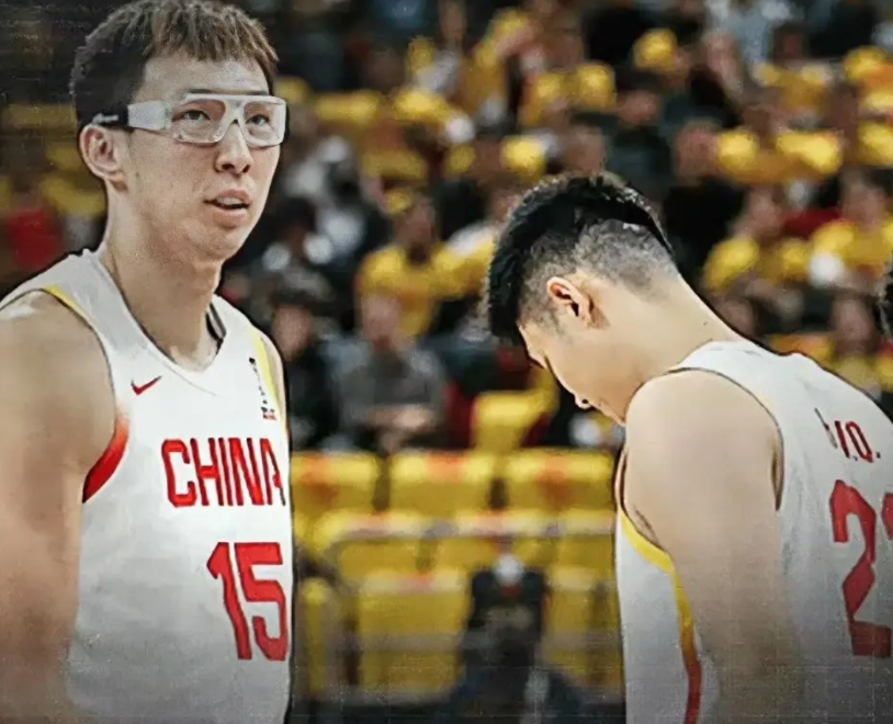 世预赛76-80输给韩国队，四节比赛，被对手压着打，如果不是对手最后时刻放松，输