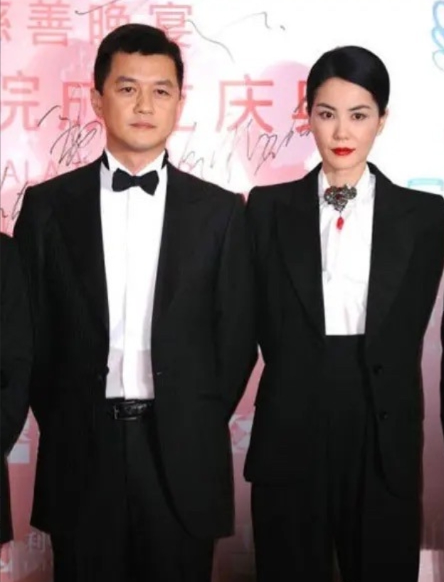 李亚鹏握着人生王炸的牌，却打出人生最烂的牌，也真是服了他。

李亚鹏年轻时凭帅气
