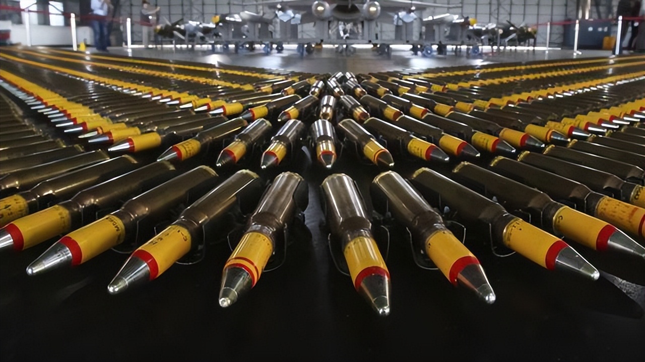 要求中国卖稀土给美国，否则加征200%关税？中方14字回应强力回应