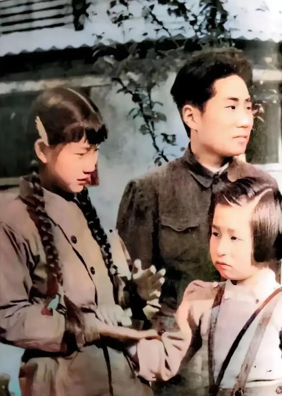 曾经的他们，年轻，快乐！经常在一起，多么美好呀！那段美好时光，估计是他们这辈子最