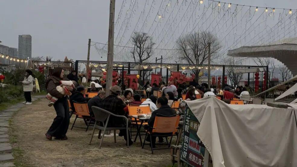 大城市过年冷清？来看看我家小县城的年味“晚高峰”