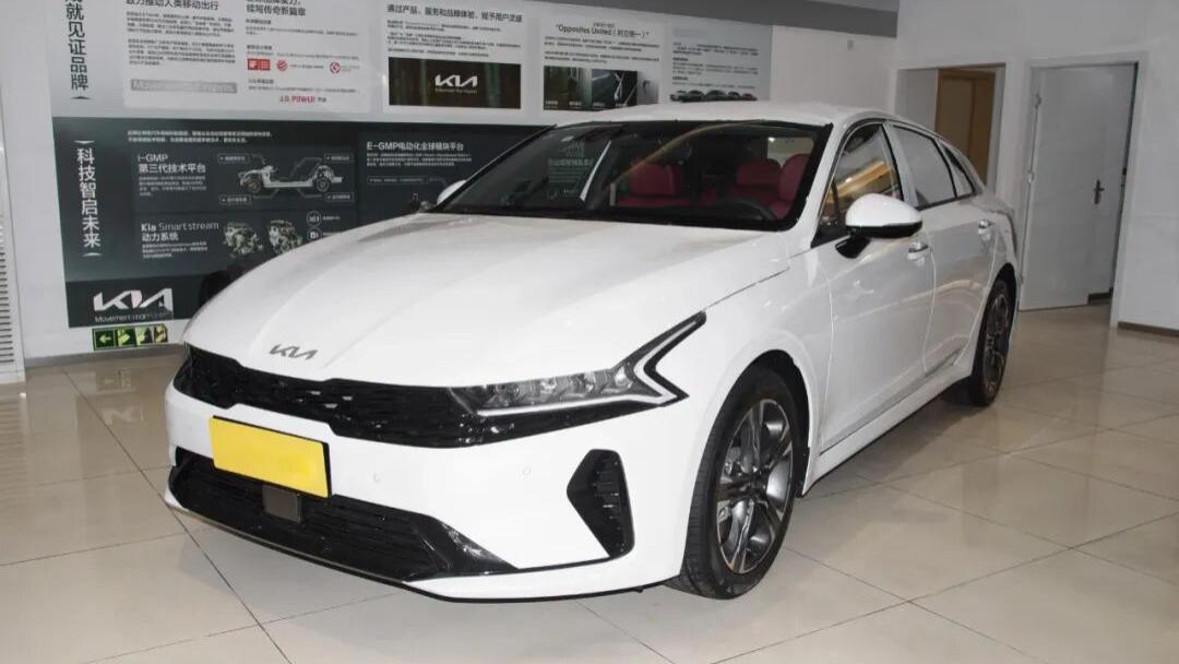 当年加价抢着买，如今降价甩卖仍滞销，起亚K5怎么了？