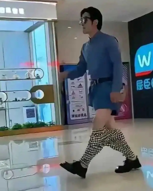 什么鬼？这又是哪里的穿搭风格？