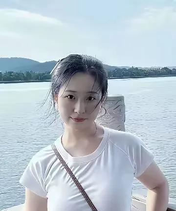 村两委马上要换届了
这些时间村里在报后备力量
村里一大学生就问支书
报这个后备力