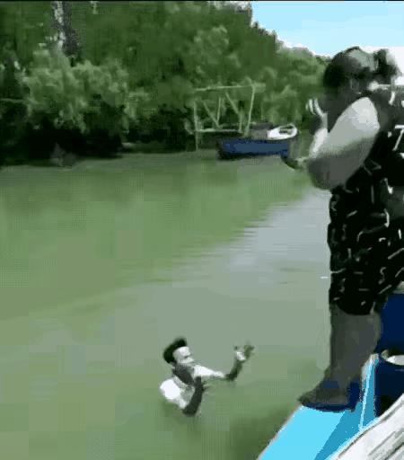 什么是泰山压顶？
这恐怕就是！
