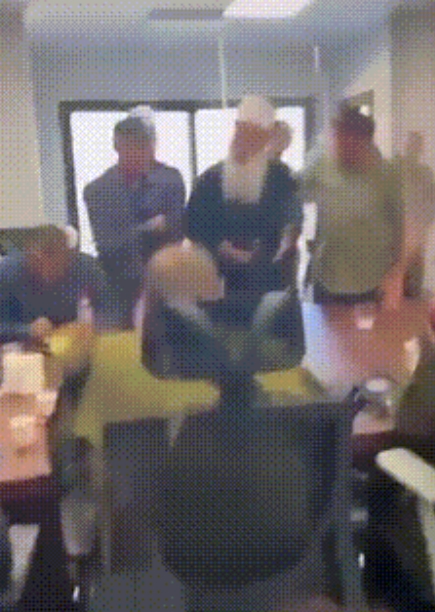 最近，叙利亚德鲁兹人长老前往以色列军队的一处军营，可能是在戈兰高地。他向以色列提