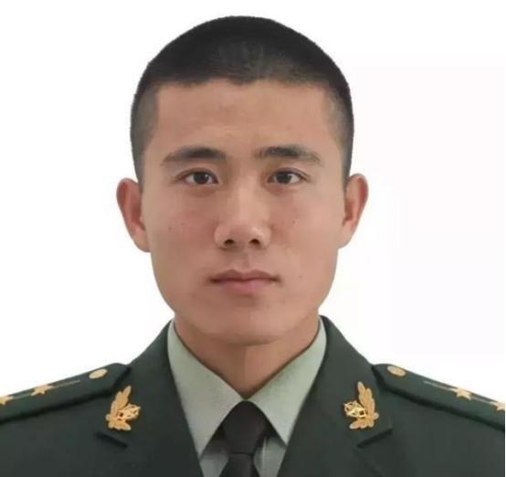 2018年，武警济南支队入职了一个月的大学生，还立下了一等功，然而在拿到他拿到的