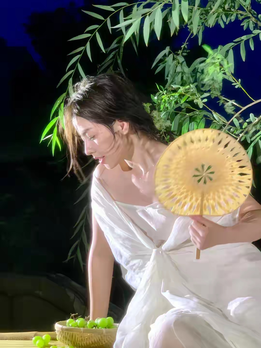 在忙碌的职场中，连续加班多日，感觉自己快要被工作压垮。但当完成一个重要项目，得到