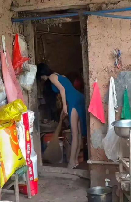 有个词叫金屋藏娇，这个可以叫啥
