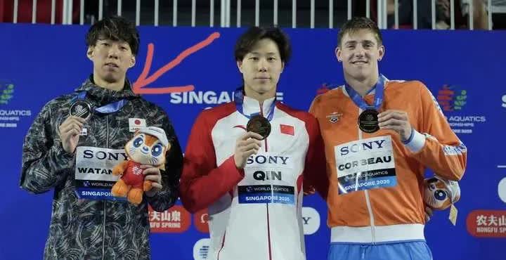 覃海洋的这波操作，
在今天这个特殊日子，
给第二名的小日子来了记响亮的耳光！