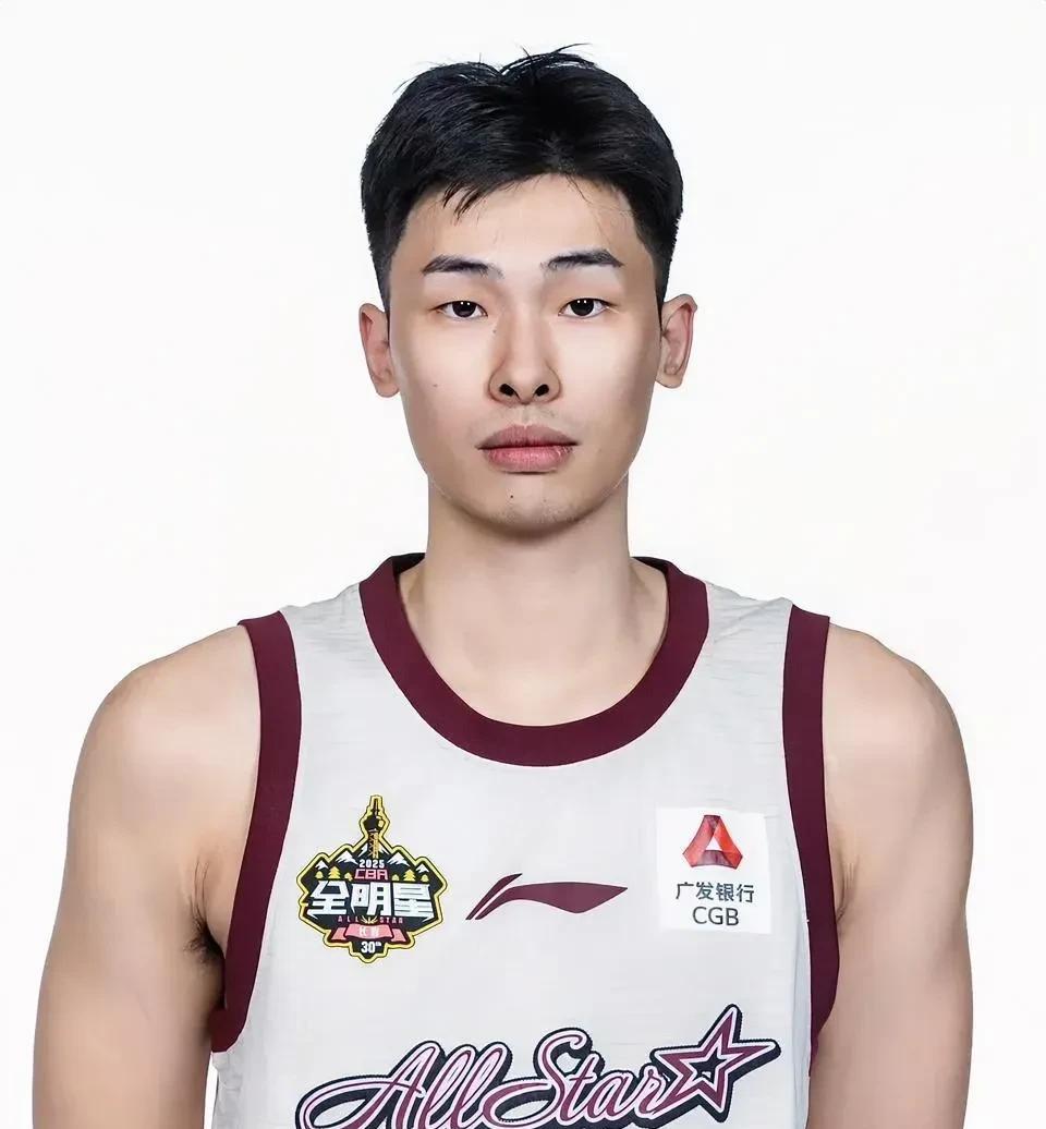 我有一个预感，
福建男篮
两年后会给邹阳
一份顶薪合同！
23年的首轮5号秀邹阳