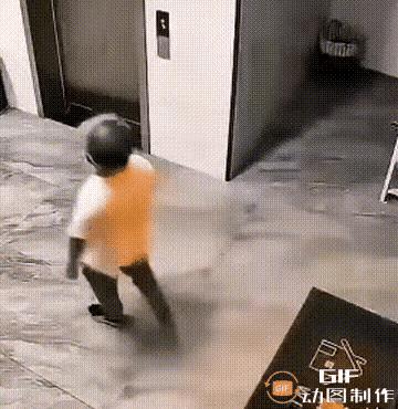 孩子安全，常抓不懈
看完这个视频，无疑是给人们当头一棒。家中有女儿的家庭，一定要