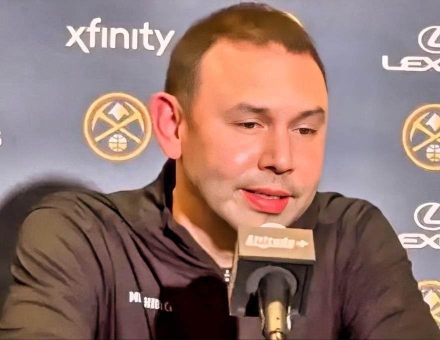 掘金主帅阿德尔曼想念小波特了！
阿德尔曼在今日接受采访谈到前爱徒小波特时表示：“