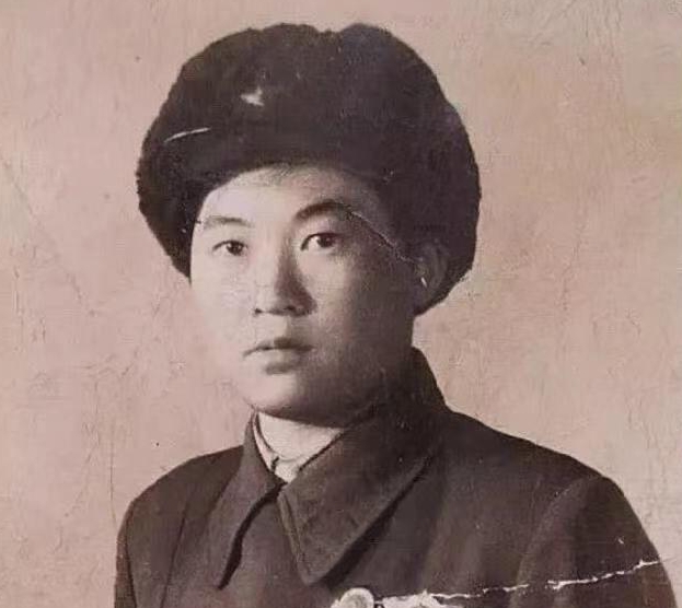 1950年5月，一名解放军战士突然晕倒，在被送到医院之后，原本是由一名男医生为他