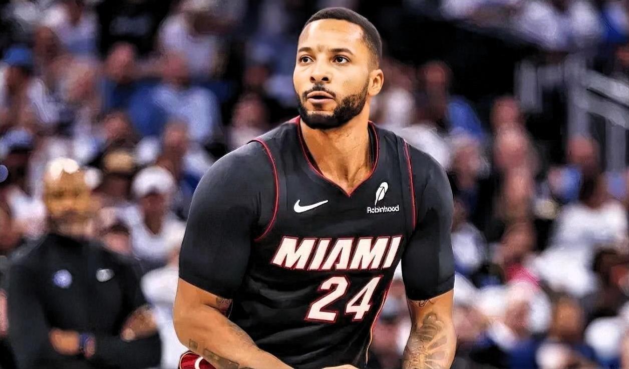 快船弃将鲍威尔真敢说啊！
一点不怕得罪好哥们哈登。
近日，热火当家球星鲍尔在一档