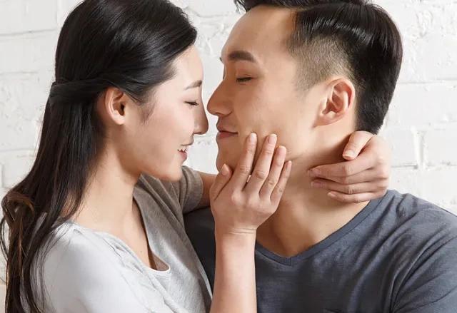 男女之间，有个赤裸裸的规律：女人状态不好，你立刻成了替罪羊！



这种现象屡见