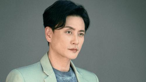 这一次短剧顶流何健麒的“底裤”被扒光 网友：好好学学人家黄宗泽