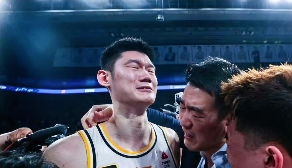 虽然已经过去这么久了，看到这个画面，还是被感动到了！
5月20日，浙江方兴渡艰难