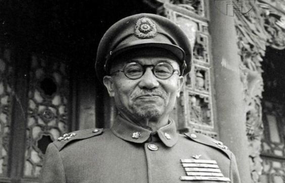 阎锡山在老岳父的安排下，纳了一位娇滴滴的小妾。不曾想当天晚上，阎锡山就冷冰冰地对