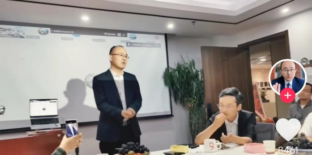 专业人士涌入28，万马千军战沙场。



一位毕业于中国政法大学的律师，怀揣着对