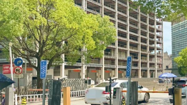 上海曙光医院立体车库待焕新，多方携手共解停车难题