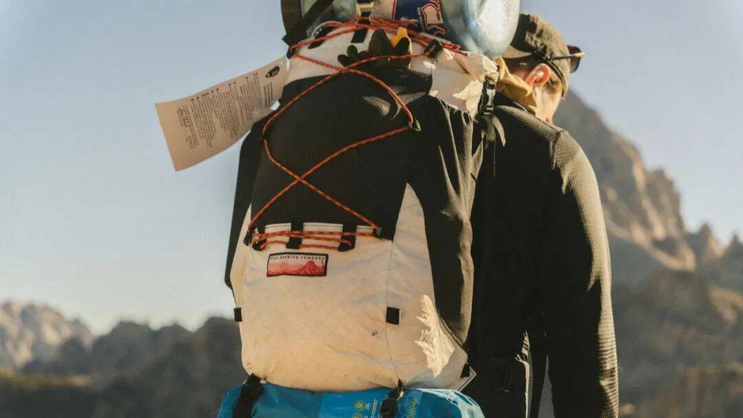 徒步登山的「松弛」，明码标价