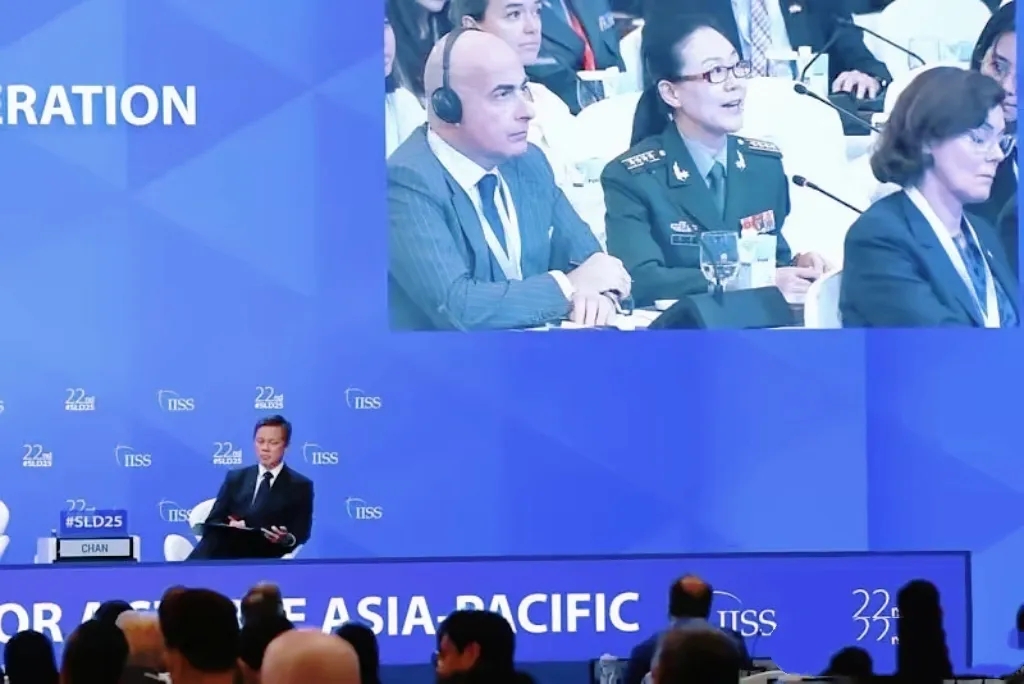 在香会被“围攻”后，中方代表现场提问表达立场，新加坡防长回应

“如果中国觉得世