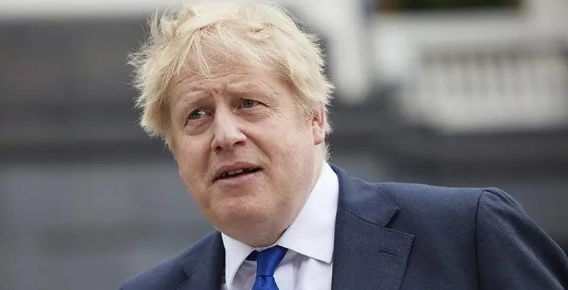 【英国前首相约翰逊也开始支持停战了】2022年访问基辅，成功说服泽连斯基放弃伊斯
