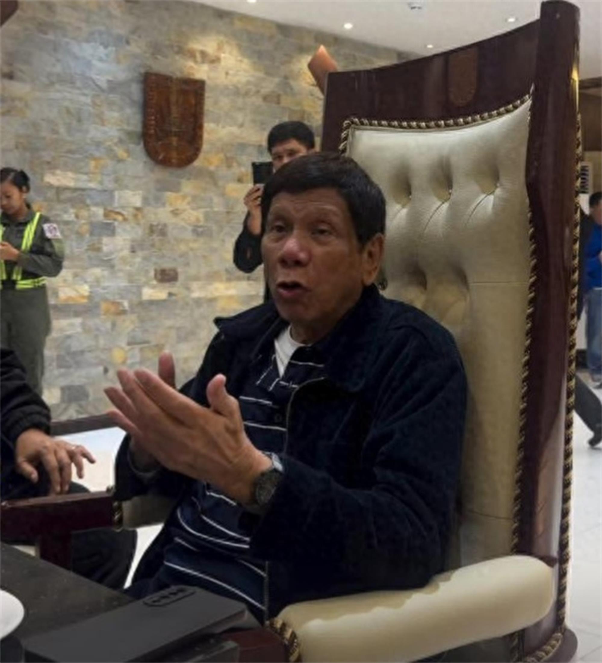 机场被捕，杜特尔特称：我做的一切为了人民，死也不与白人结盟！