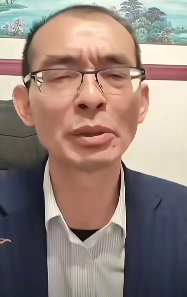 谢浩南，
和谢爸爸有一点非常像，
这里说的不是长相，也不是他的还性格，而是他和谢