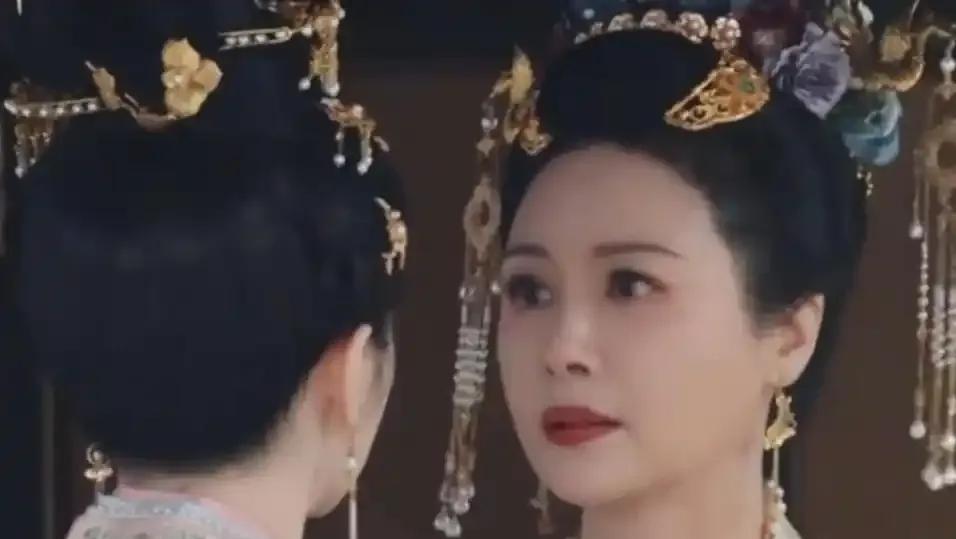 似锦：看到长公主的结局，才懂皇帝对余七的良苦用心，就连姜似都被震撼到。
自从皇帝