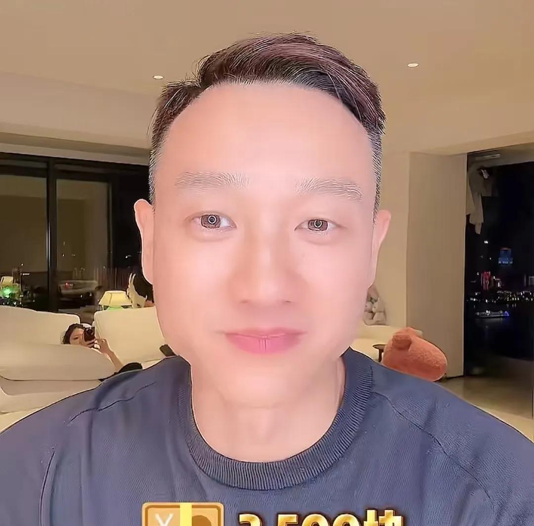 这孩子真不错
杨威说:“杨阳洋在香港读书，每个月生活费3500块，听起来不少，但
