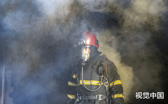 你敢相信吗？堂堂市消防支队长，差点折在自己的专业领域！而这场大火的起因，竟是他撞破了章台县的罚款产业