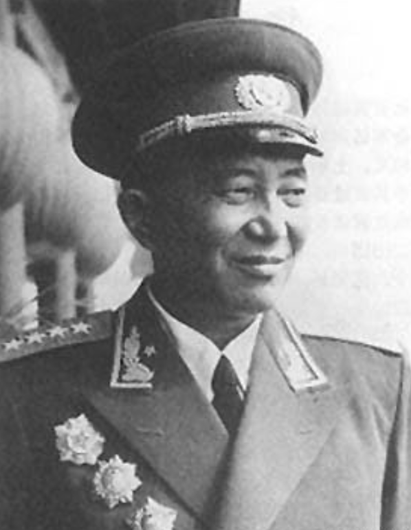 1931年，医生通知后勤：罗瑞卿没救了，准备棺材吧，后勤部请木匠做棺材时，发现罗