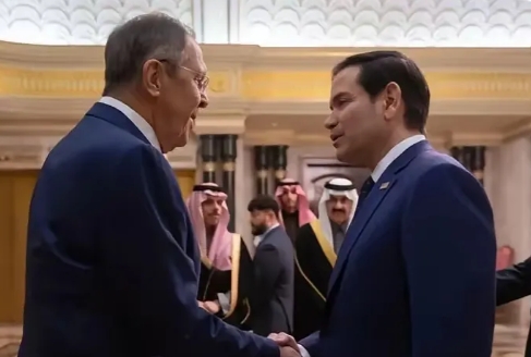美国的外长和俄罗斯外长友好的握手，预示着俄乌战争有可能有新的进展，不然这两个国家