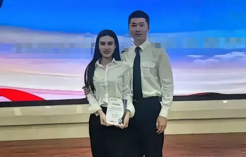 南航吉林分公司飞行员自杀了，飞行员妻子网上发文质疑这件事儿。网上也有传言说是飞行