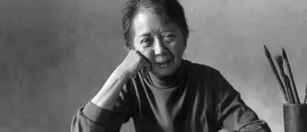 1949年，沈从文喝下煤油割腕自杀，被救后想要拽住妻子张兆和的手，却被冷冷甩开。