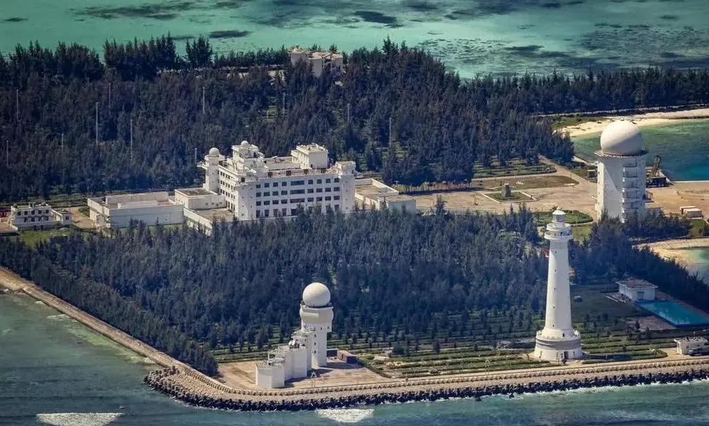 对于南海岛礁，总有人说离中国太远，离越南、菲律宾、马来西亚太近。好像离谁近就该是