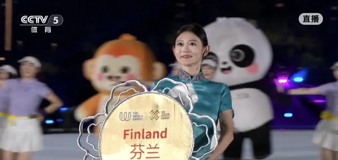 成都世运会最好看举牌礼仪员
#礼仪[话题]# #开幕式[话题]# #比赛[话题]