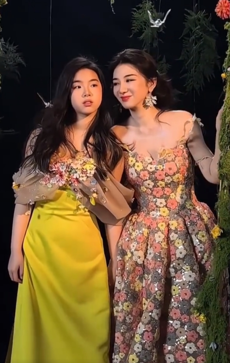 黄奕带女儿去韩国当练习生了