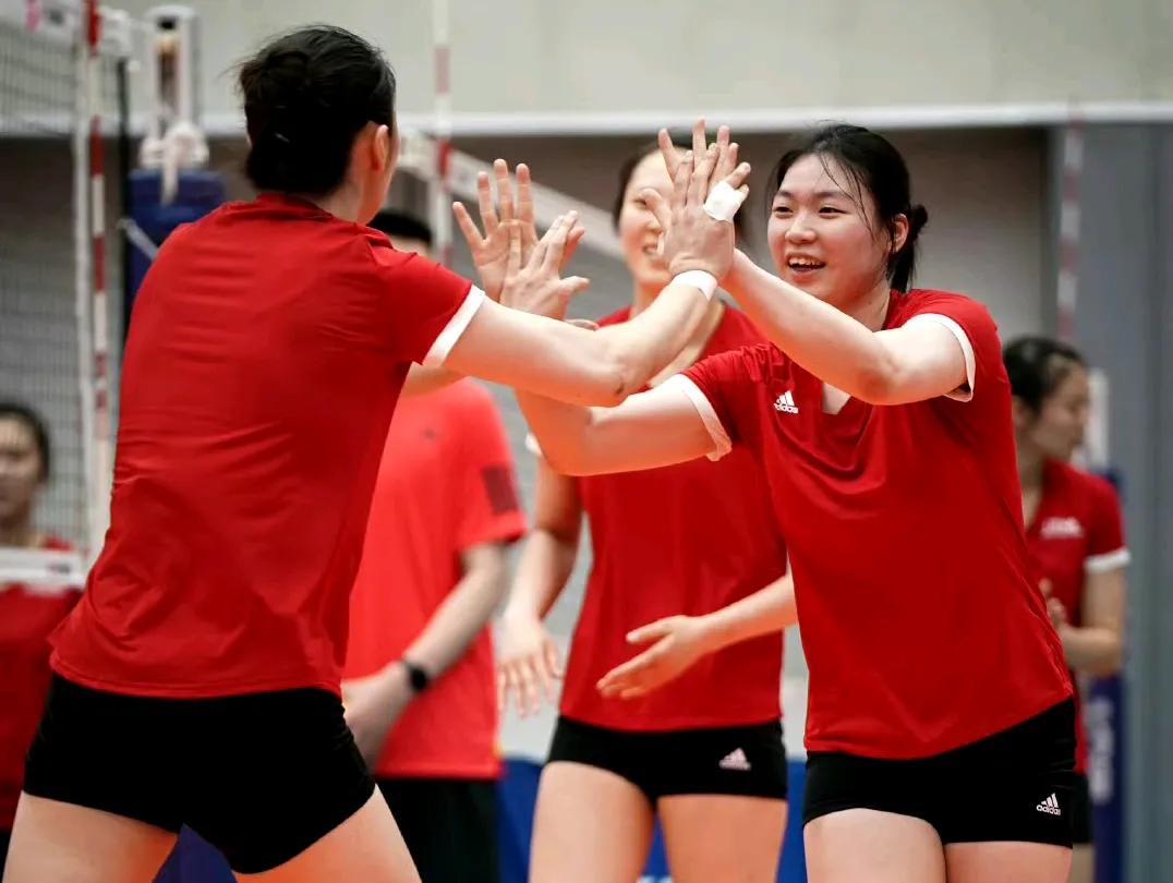 中国女排世界联赛16人名单尘埃落定，江苏队7将入选！



5月27日，国际排联