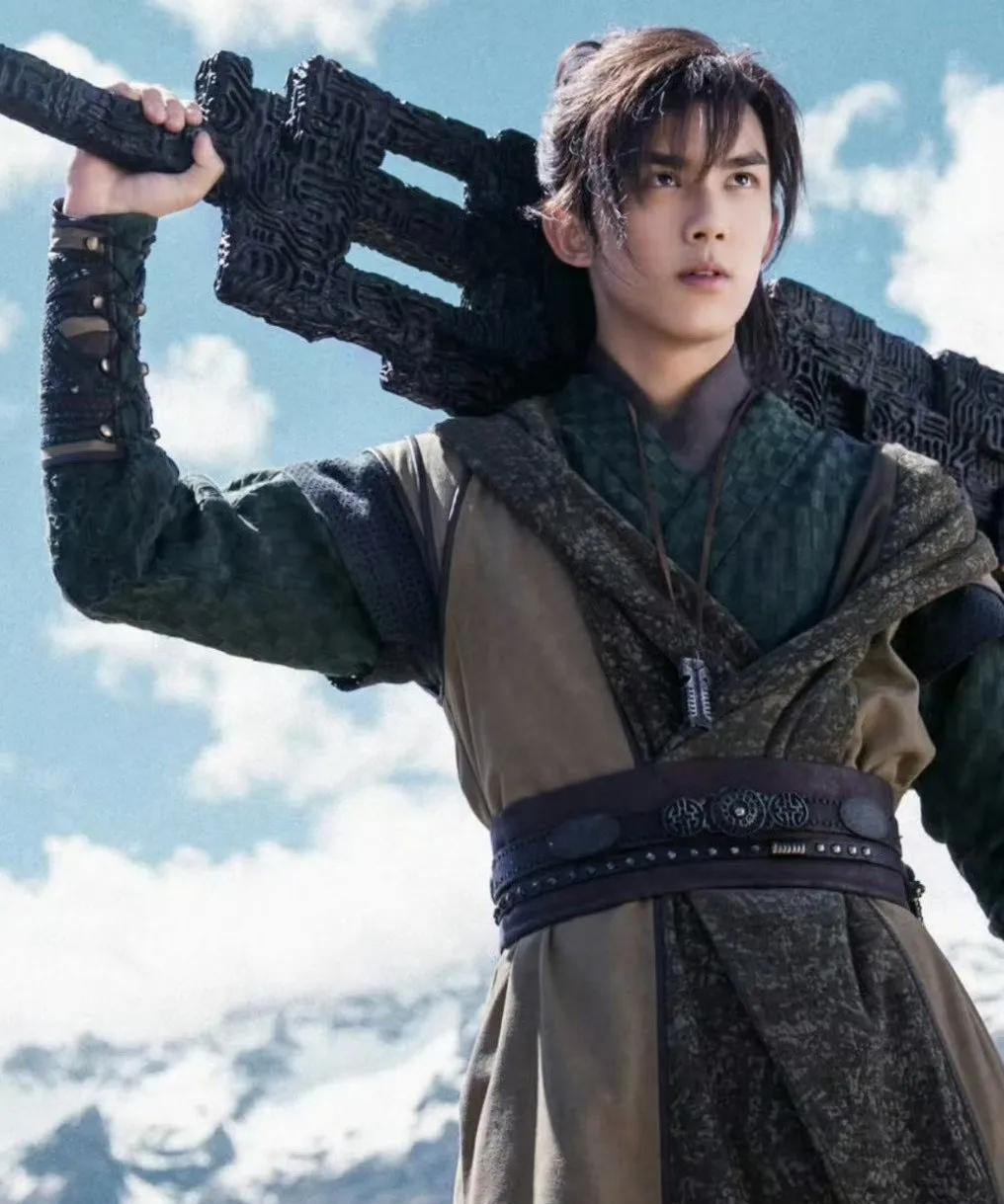 吴磊或将出演《剑来》陈平安：男频顶流IP与“少年侠气”的碰撞  
网传吴磊将出演