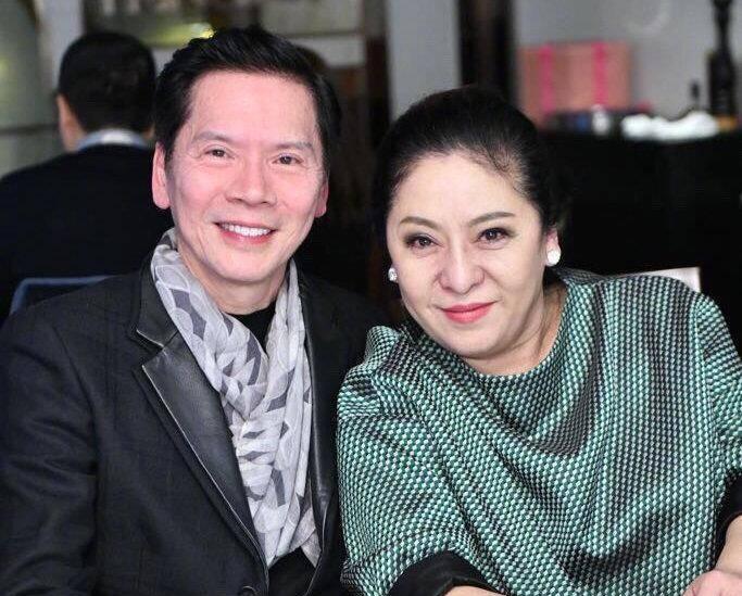 在采访中，向华强对鲁豫说直言:“我讨厌我的母亲，她太懦弱了！我以后坚决不娶我妈这