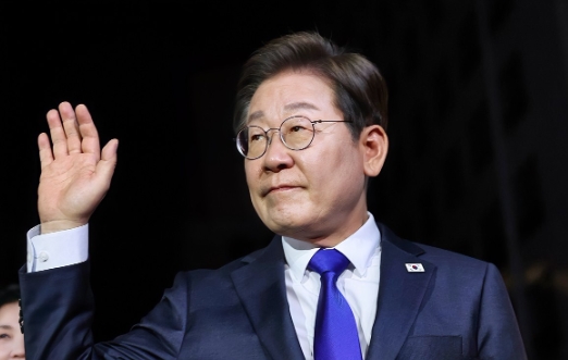 李在明赢了
当地时间6月3日深夜，李在明对外表示，投票结果已成定局，向国民的伟大
