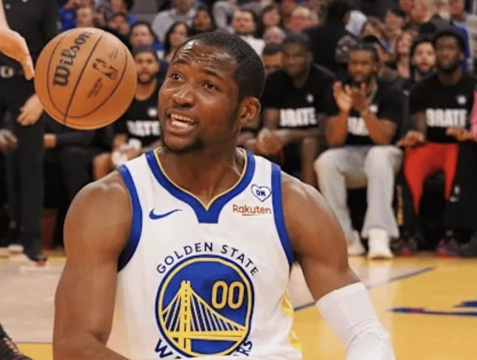 勇士球员乔纳森-库明加的经纪人亚伦-特纳接受了ESPN记者的采访。
在采访中特纳